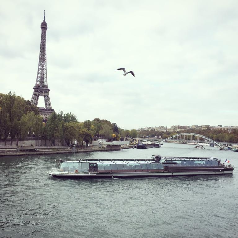 パリEiffel Tower Champs De Marsアパートメント エクステリア 写真