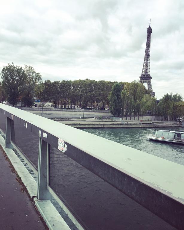 パリEiffel Tower Champs De Marsアパートメント エクステリア 写真